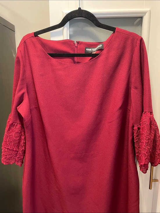 Karl Lagerfeld Dresses & Skirts - Karl Lagerfeld Burgundy Textured Shift Dress
